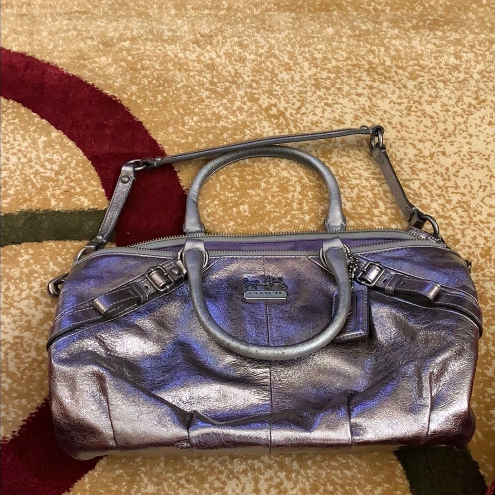 Small silver leather Coach purse.